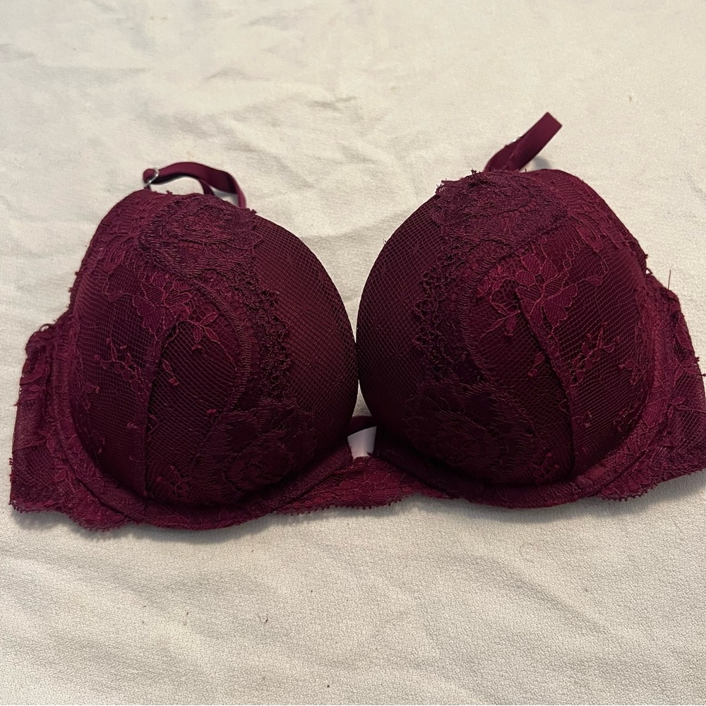 Victoria’s Secret Elegant wired bombshell Lace Burgundy Bra